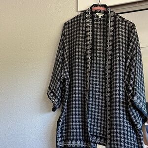 Max Studio Black and White Floral Kimono
